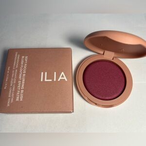 NWT🌷ILIA Soft-Focus Blurring Blush (Talc-Free Powder Blush) in “Magnetic”-Berry